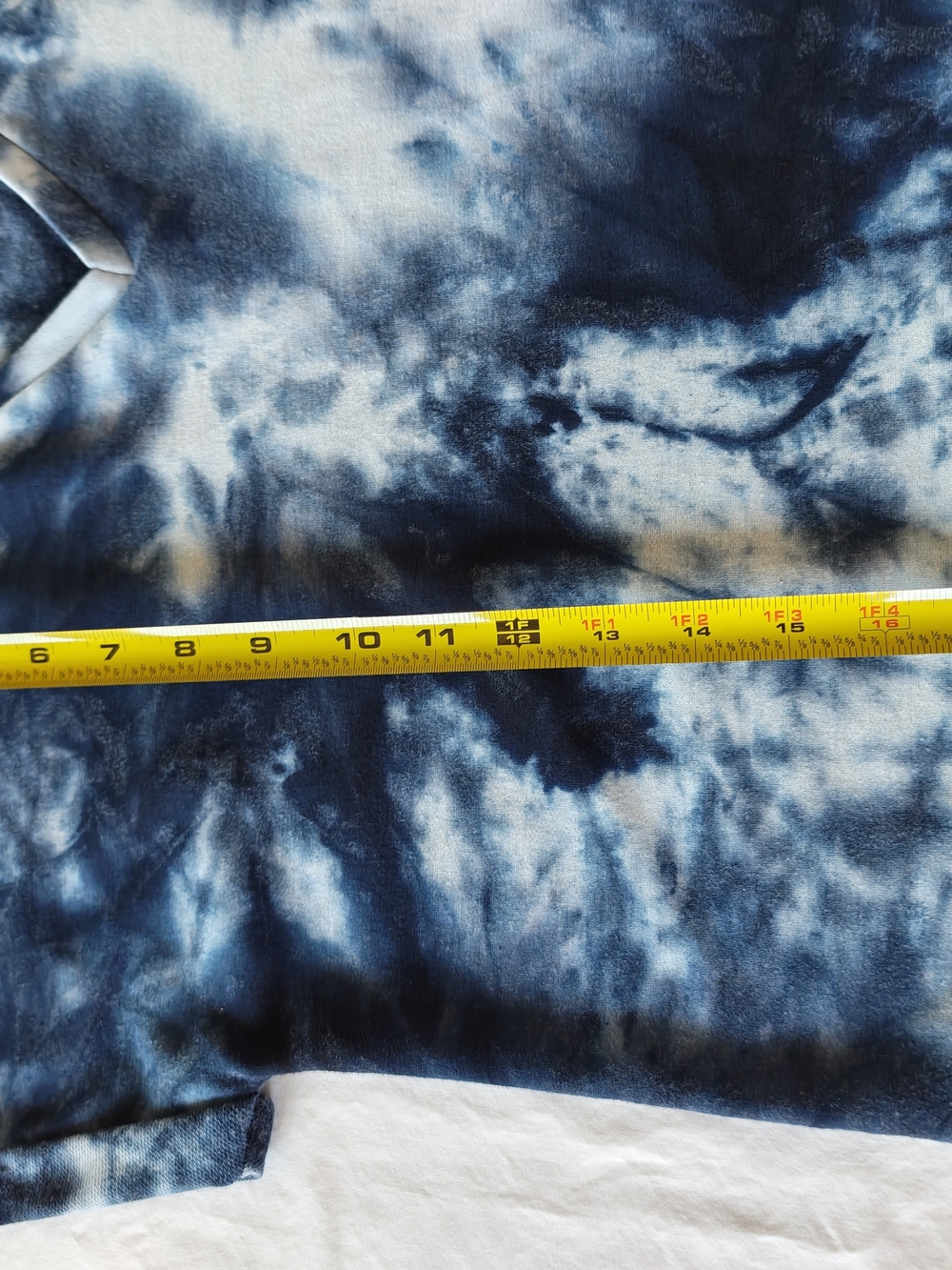 Tie-Dye V-Neck Crop Top in Navy by Ann Taylor - Picture 5 of 8